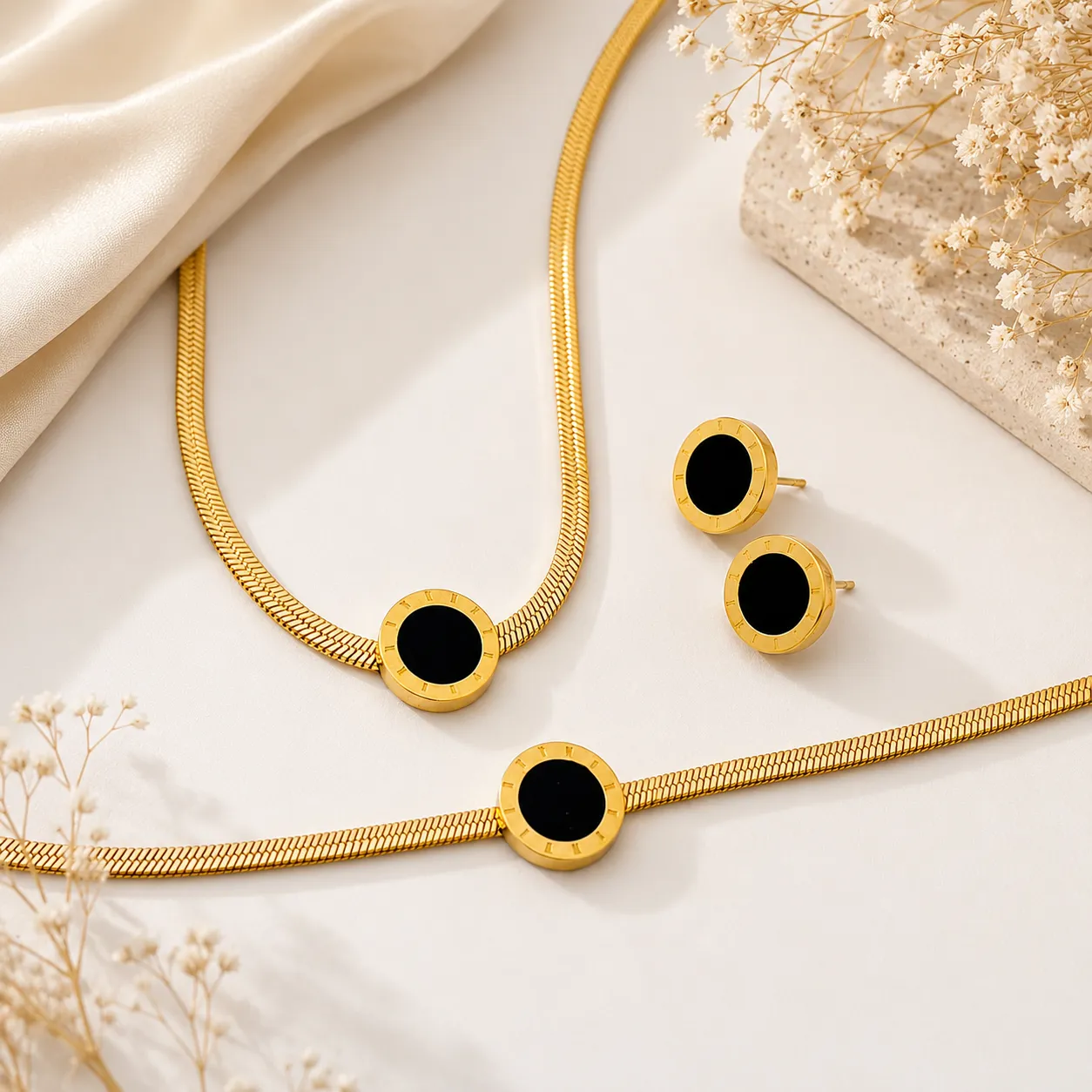 Noir Aurelia Collection