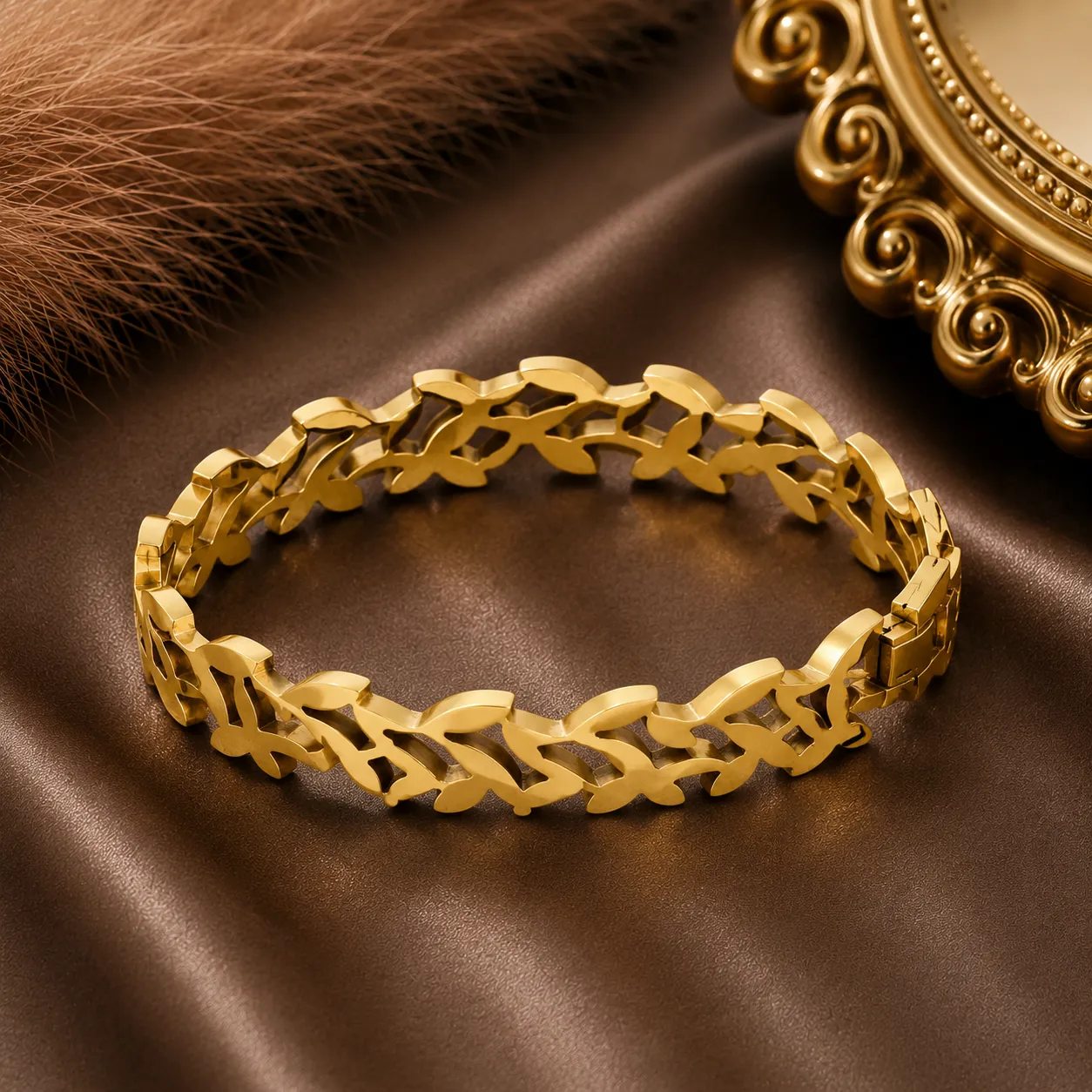 Aurelia Leaf Lattice Bracelet