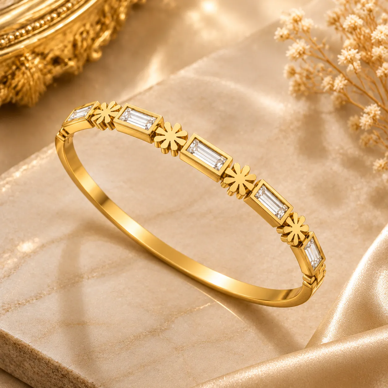 Elowen Crystal Daisy Bangle