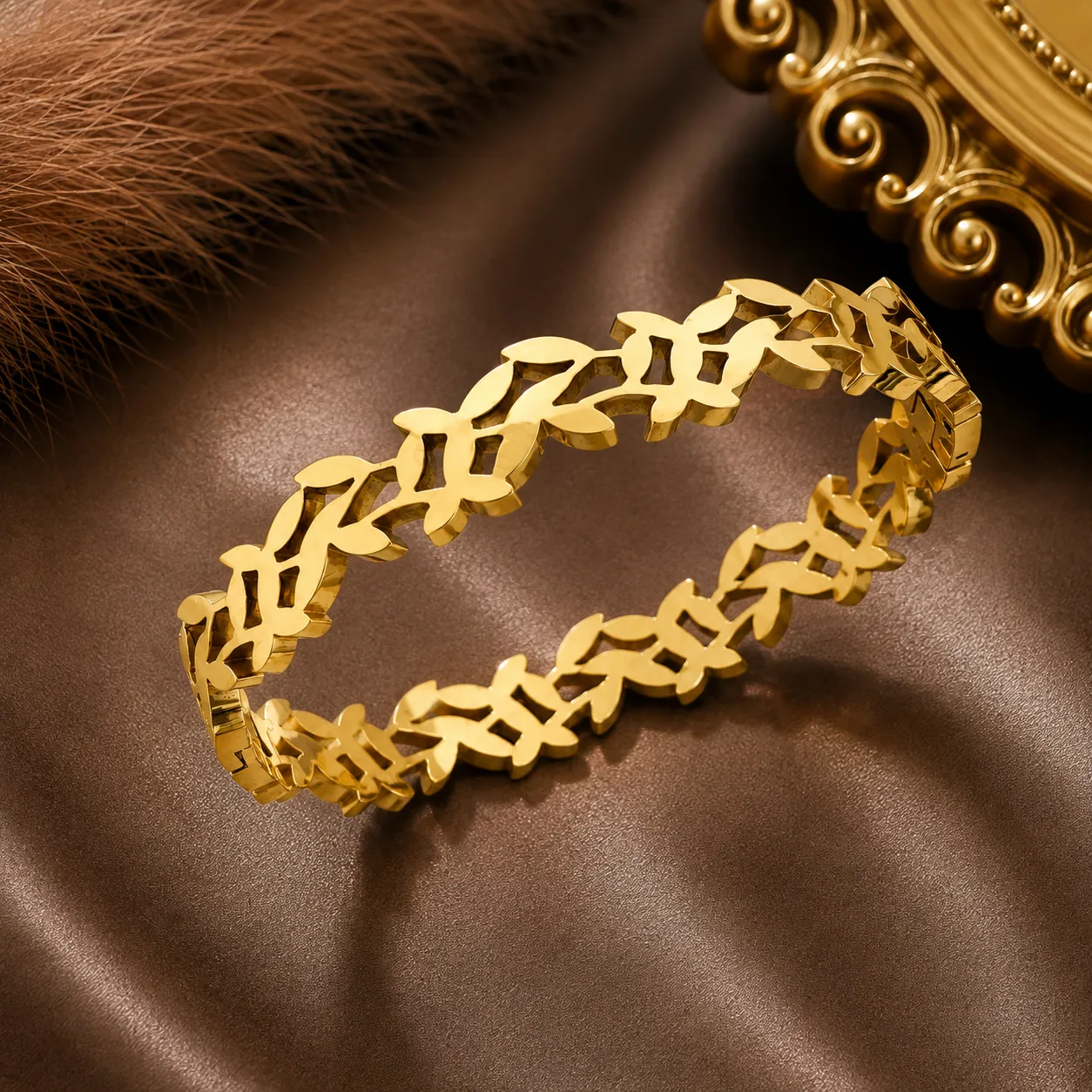 Aurelia Leaf Lattice Bracelet