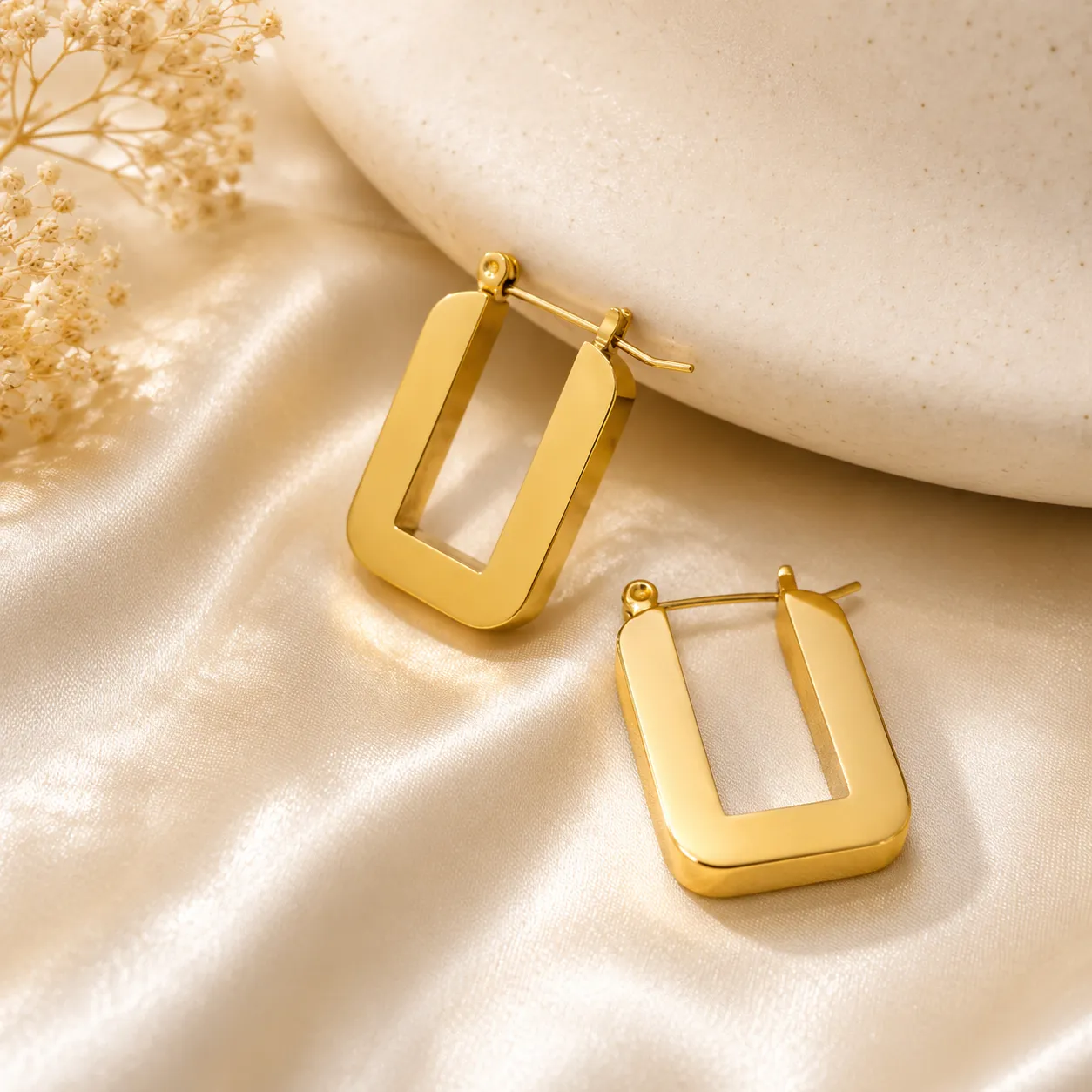 Aurelia Rectangular Gold Hoops image 2