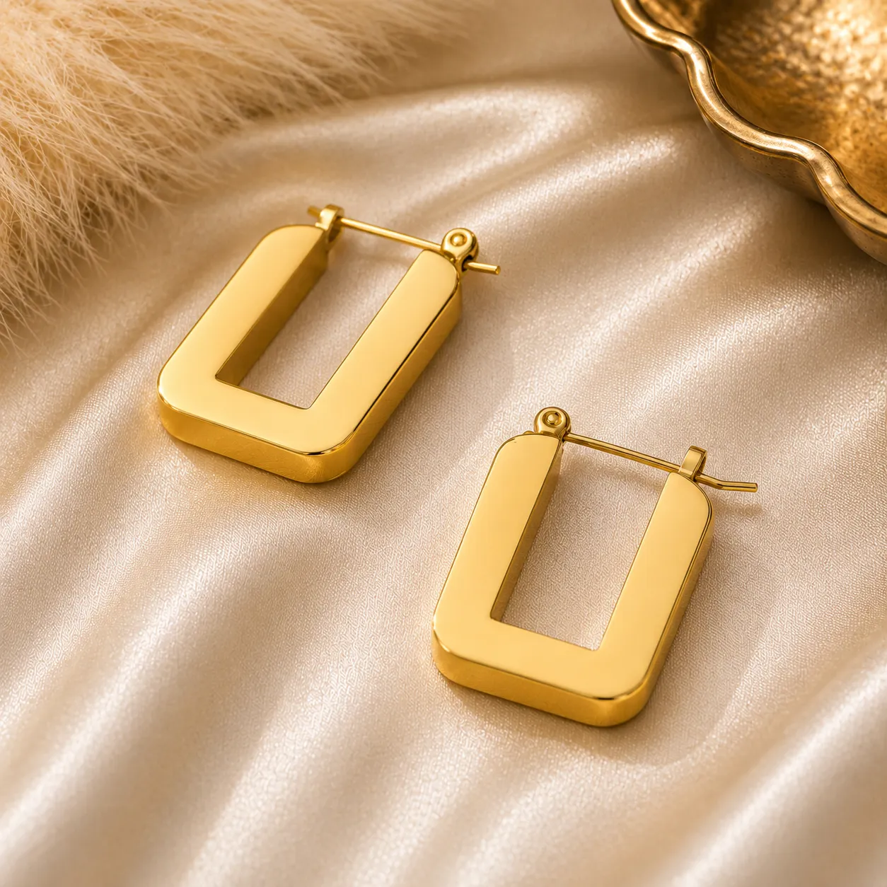 Aurelia Rectangular Gold Hoops image 3