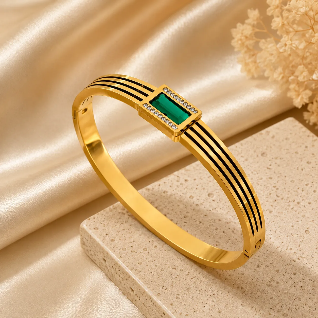 Emerald Noir Line Bangle