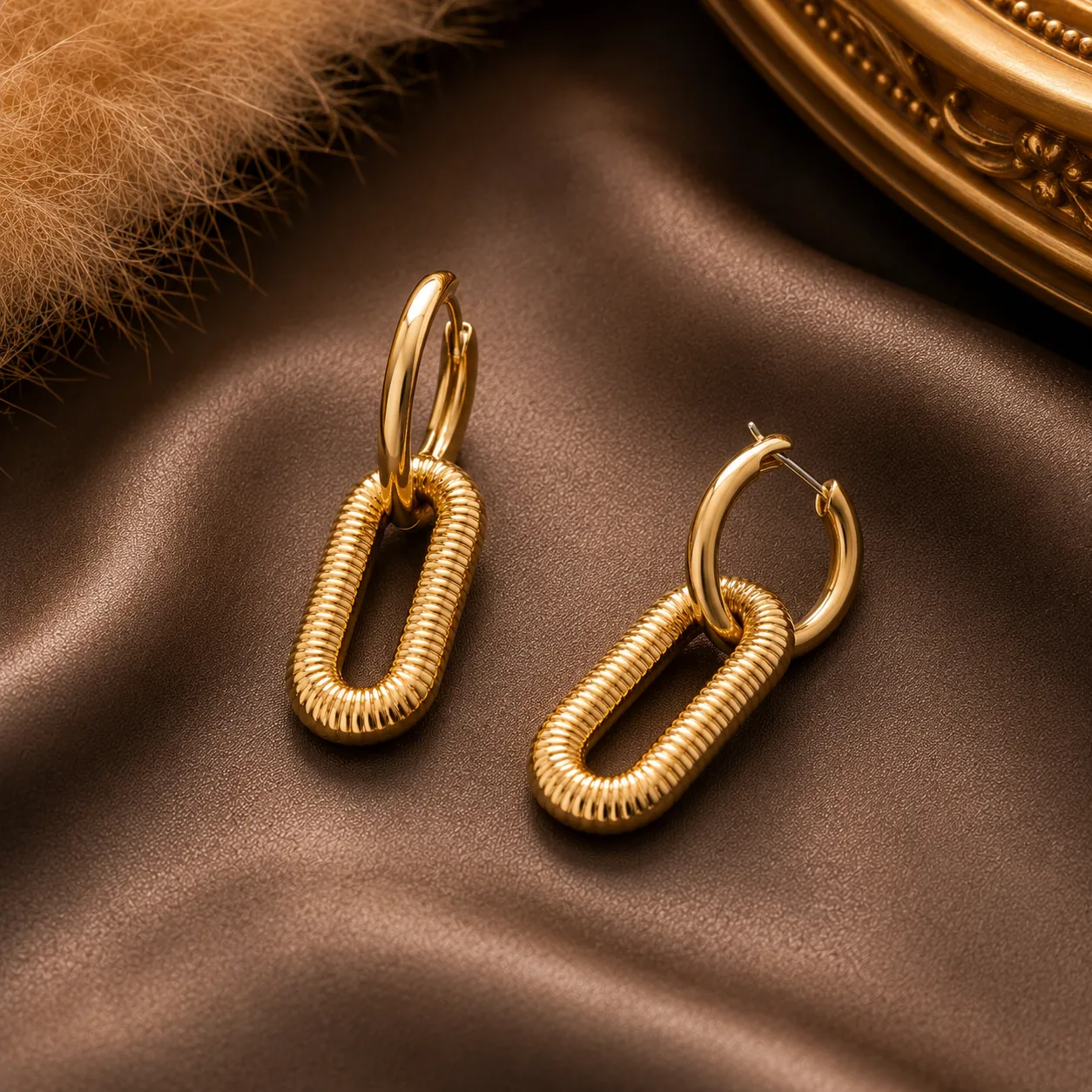 Solenne Textured Link Drops