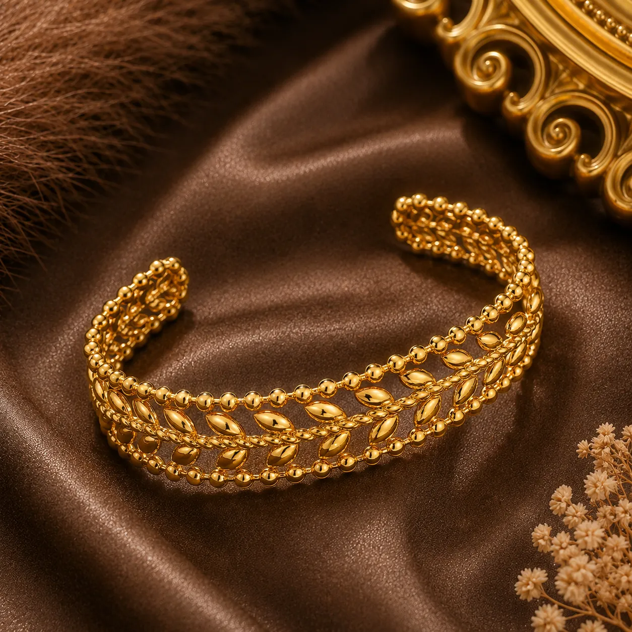 Elara Golden Leaf Cuff